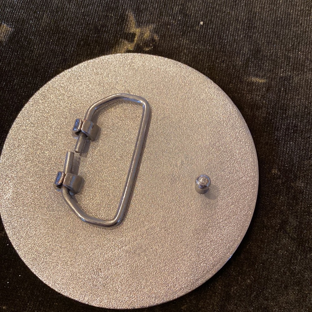 4 Assorted Belt Buckles - Picture 3 of 9